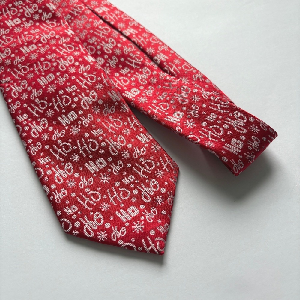 Hallmark Holiday Traditions Red Christmas Tie Ho Ho Ho Snowflake Tie